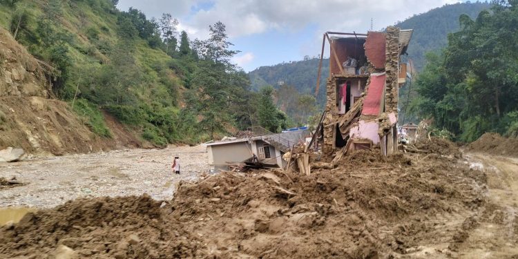 बाढीपहिरोको एक महिनाः काभ्रेपलाञ्चोकमा अझै क्षतिको पूर्ण विवरण सङ्कलन हुन सकेन