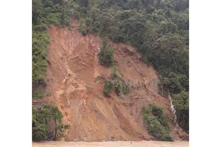 बुद्वसिंह मार्गअन्तर्गत नाल्दीघाट खण्ड २० दिनदेखि अवरुद्ध